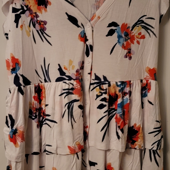 Torrid SuperSoft tiered knit floral blouse - Picture 2 of 5